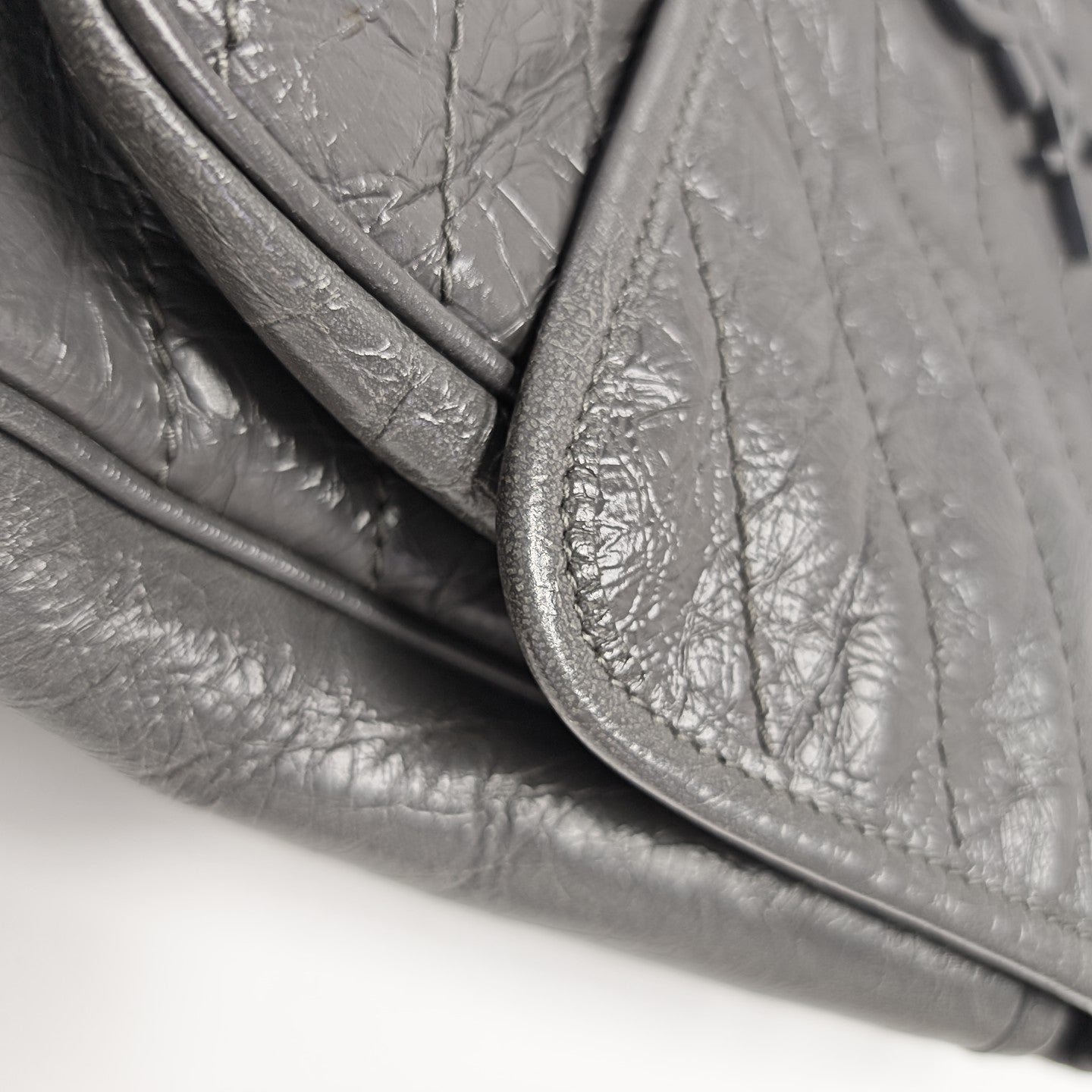NIKI Medium Chevron Calfskin Gray