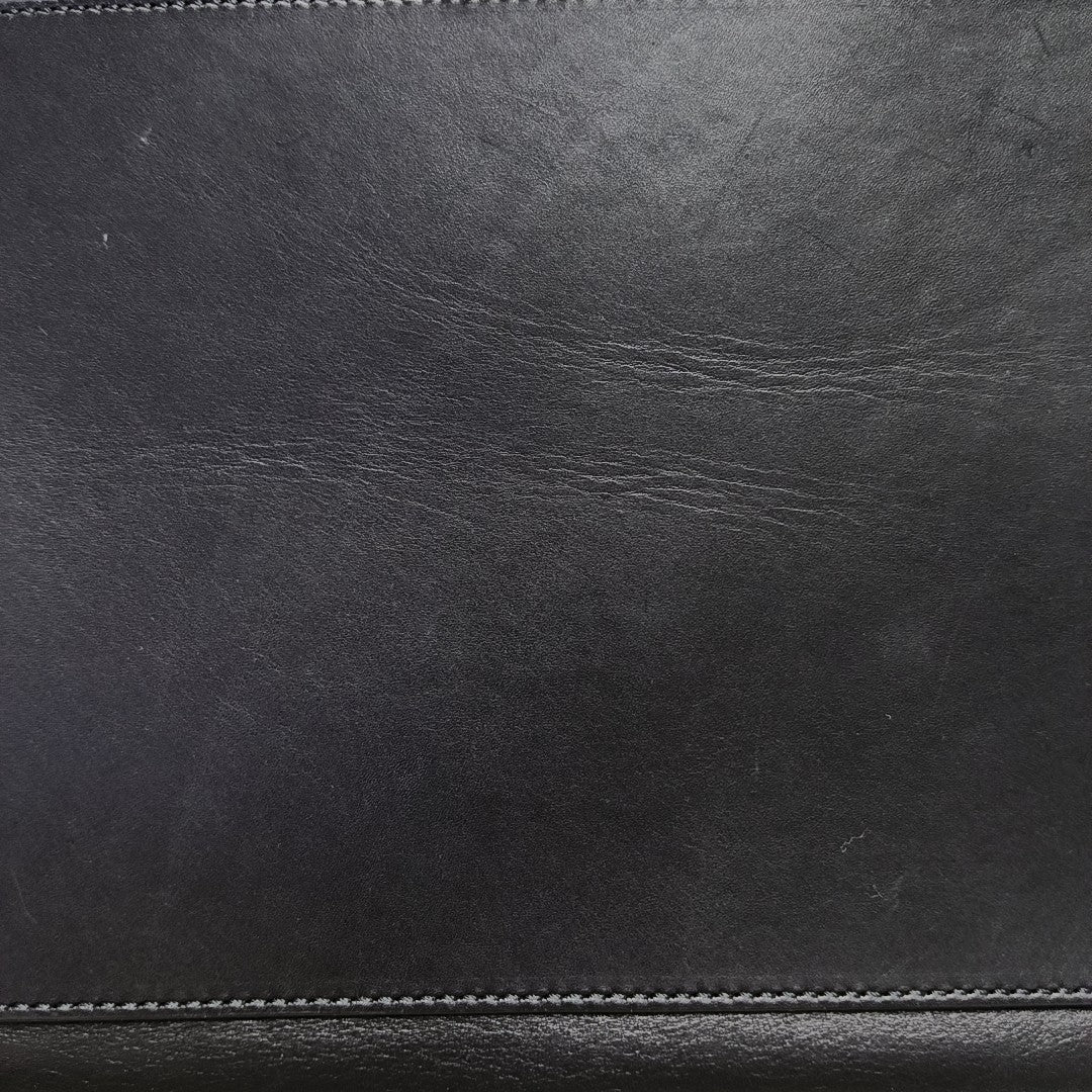 TRAPEZE Medium Calfskin Black