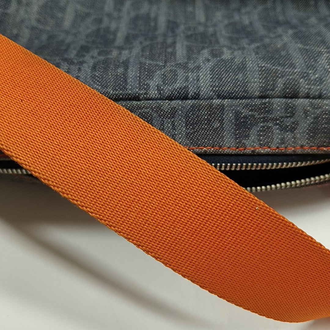Oblique Canvas Blue
