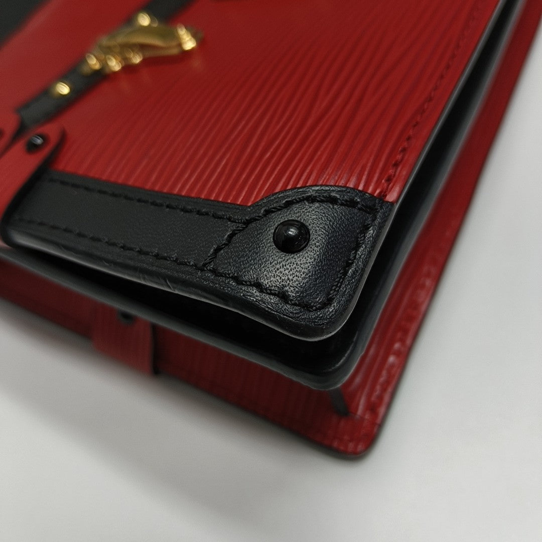 TRUNK Epi Red