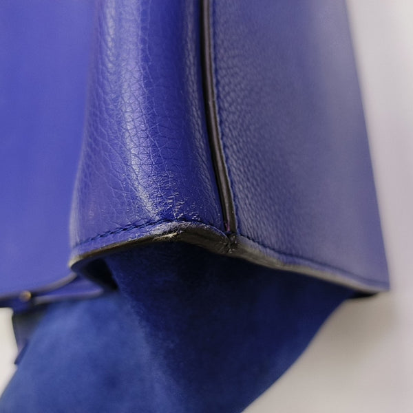 TRAPEZE Medium Calfskin Blue
