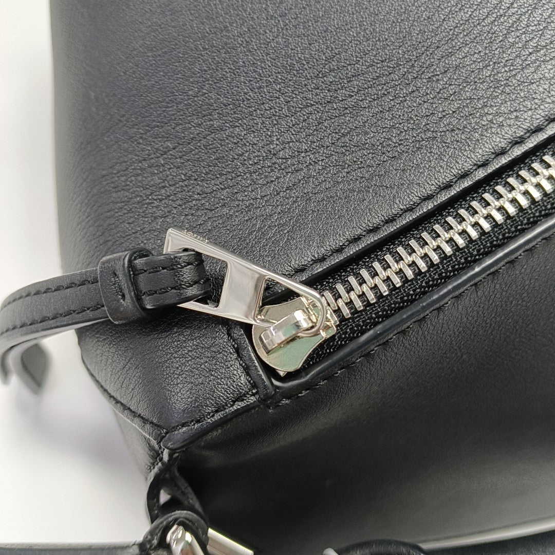 Puzzle Medium Calfskin Black