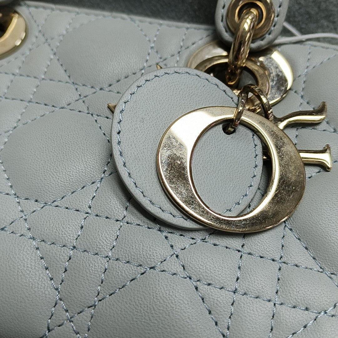 Lady D-Joy de piel de cordero Cannage en azul