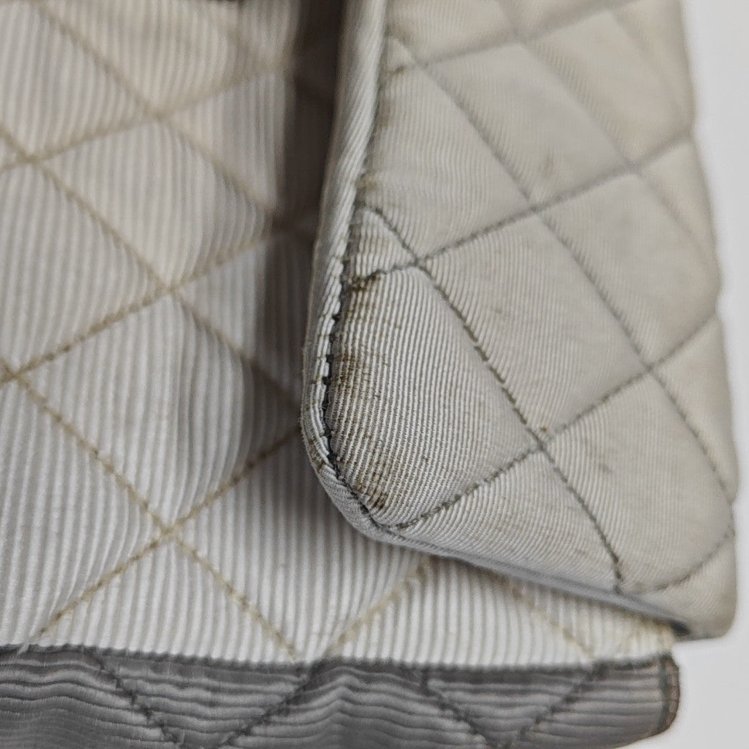2.55 225 Quilted Fabric White