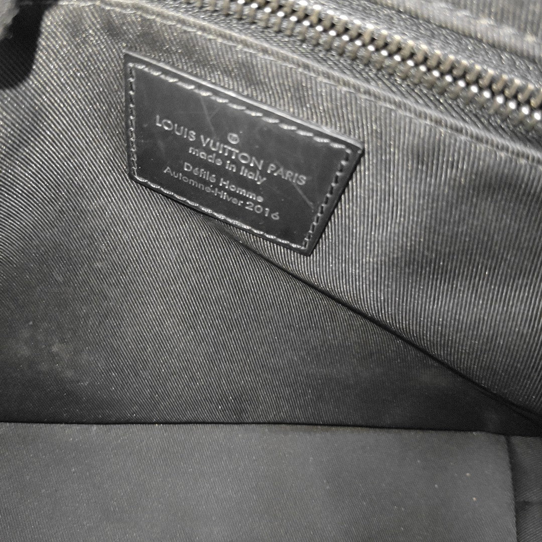 VOYAGER PM Lona Monogram Revestida Negra