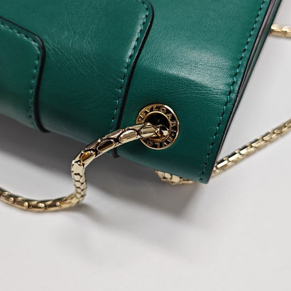 SERPENTI FOREVER Medium Calfskin Green