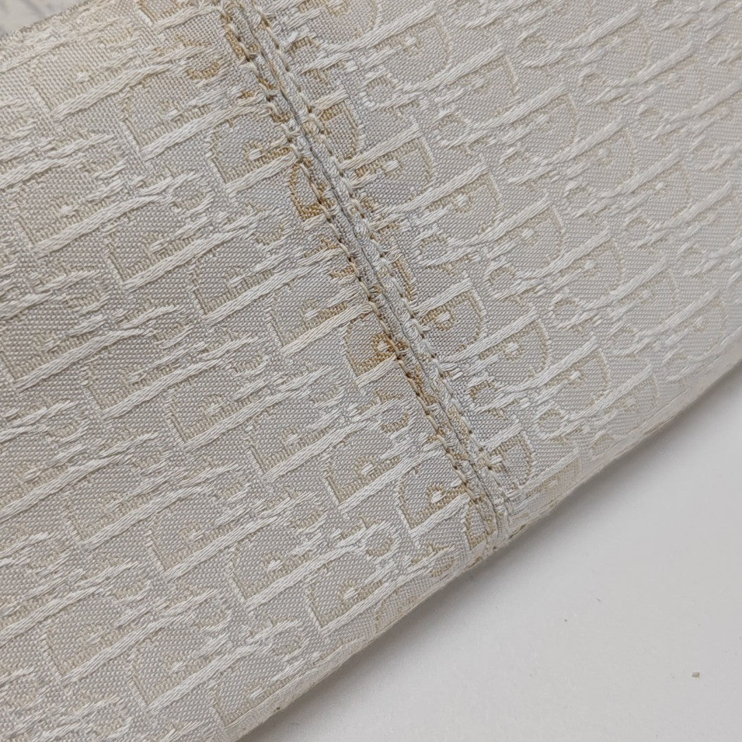 Oblique Canvas White