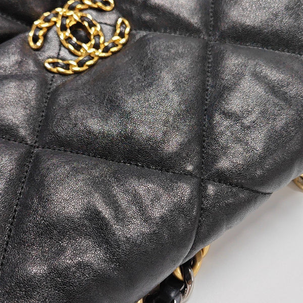 CHANEL 19 Medium Quilted Lambskin Black