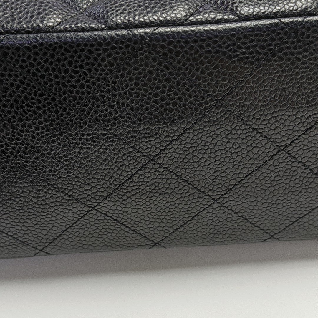 CLASSIC FLAP Maxi Quilted Grained Calfskin Black