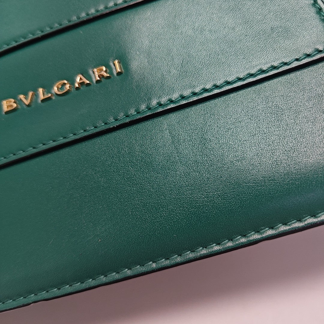 SERPENTI FOREVER Medium Calfskin Green