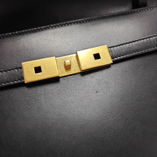 MANHATTAN Medium Calfskin Black
