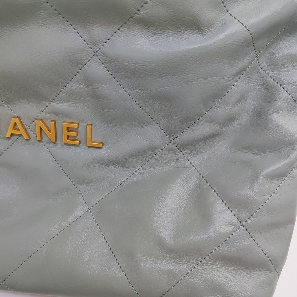 CHANEL 22 Medium Quilted Calfskin Green