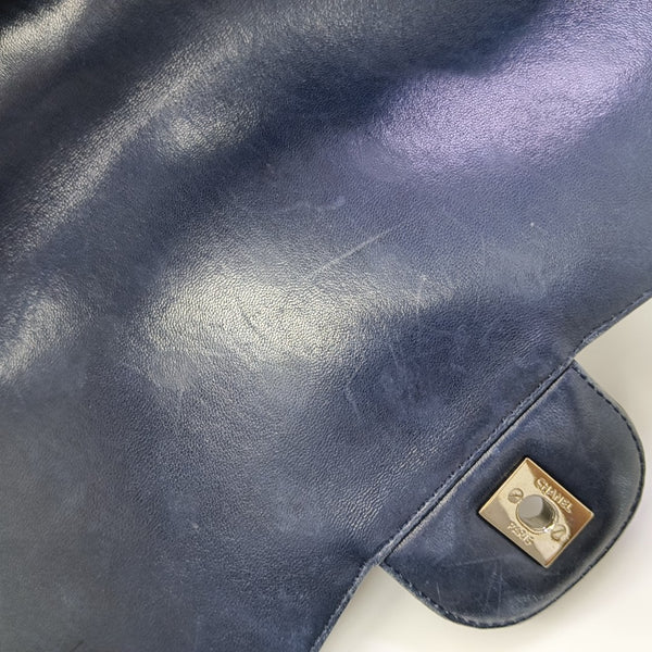 CLASSIC FLAP Jumbo Quilted Patent Leather Blue