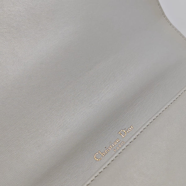 Diorama Medium Cannage Calfskin White