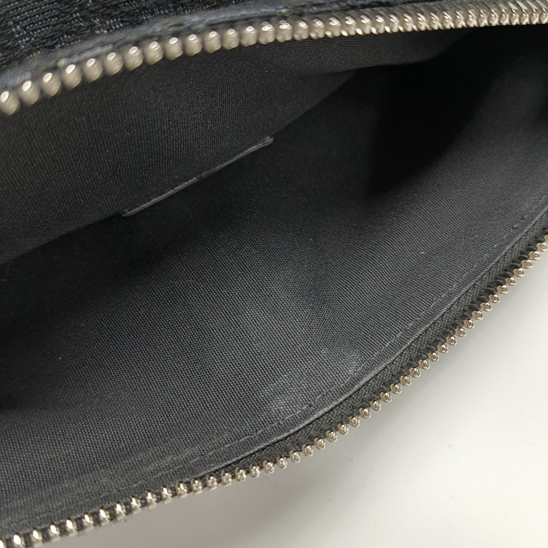 Saddle Medium Oblique Canvas Black