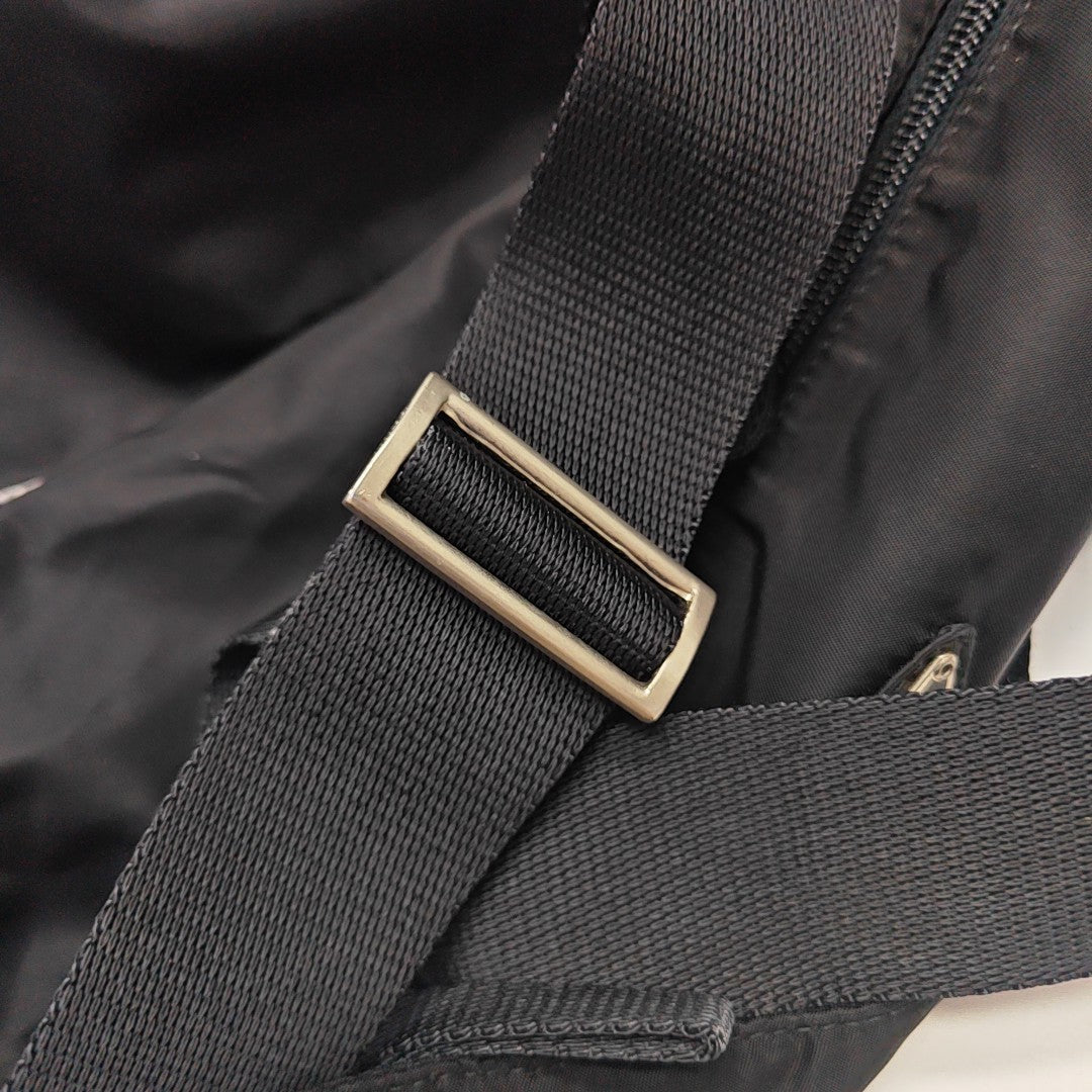 Vela Messenger Bag Nylon Black