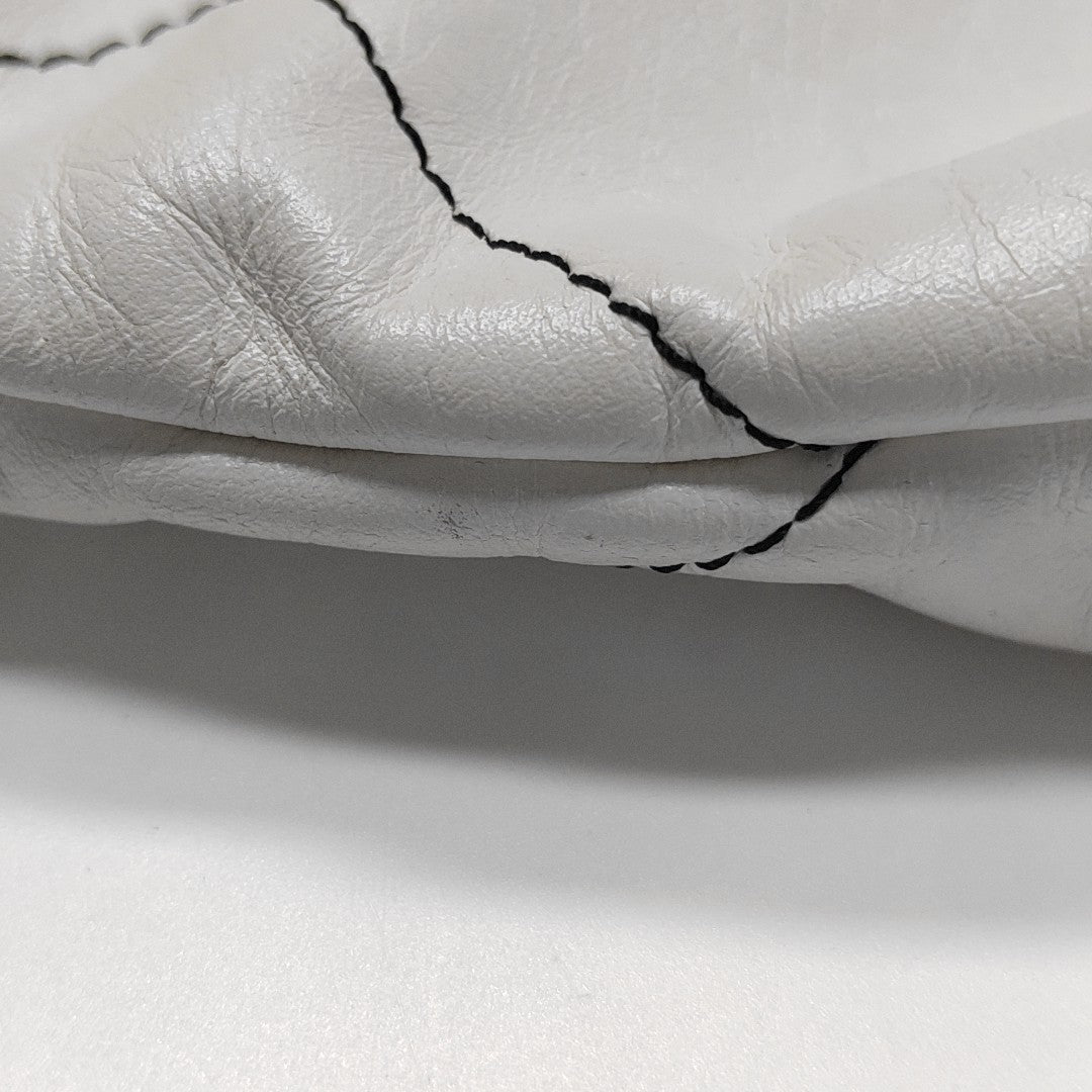 CHANEL 22 Medium Quilted Calfskin White