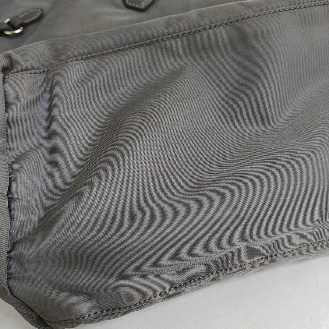 Vitello Phenix Tote Nylon Gray