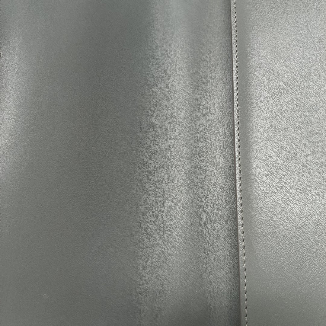 30 Montaigne Calfskin Gray