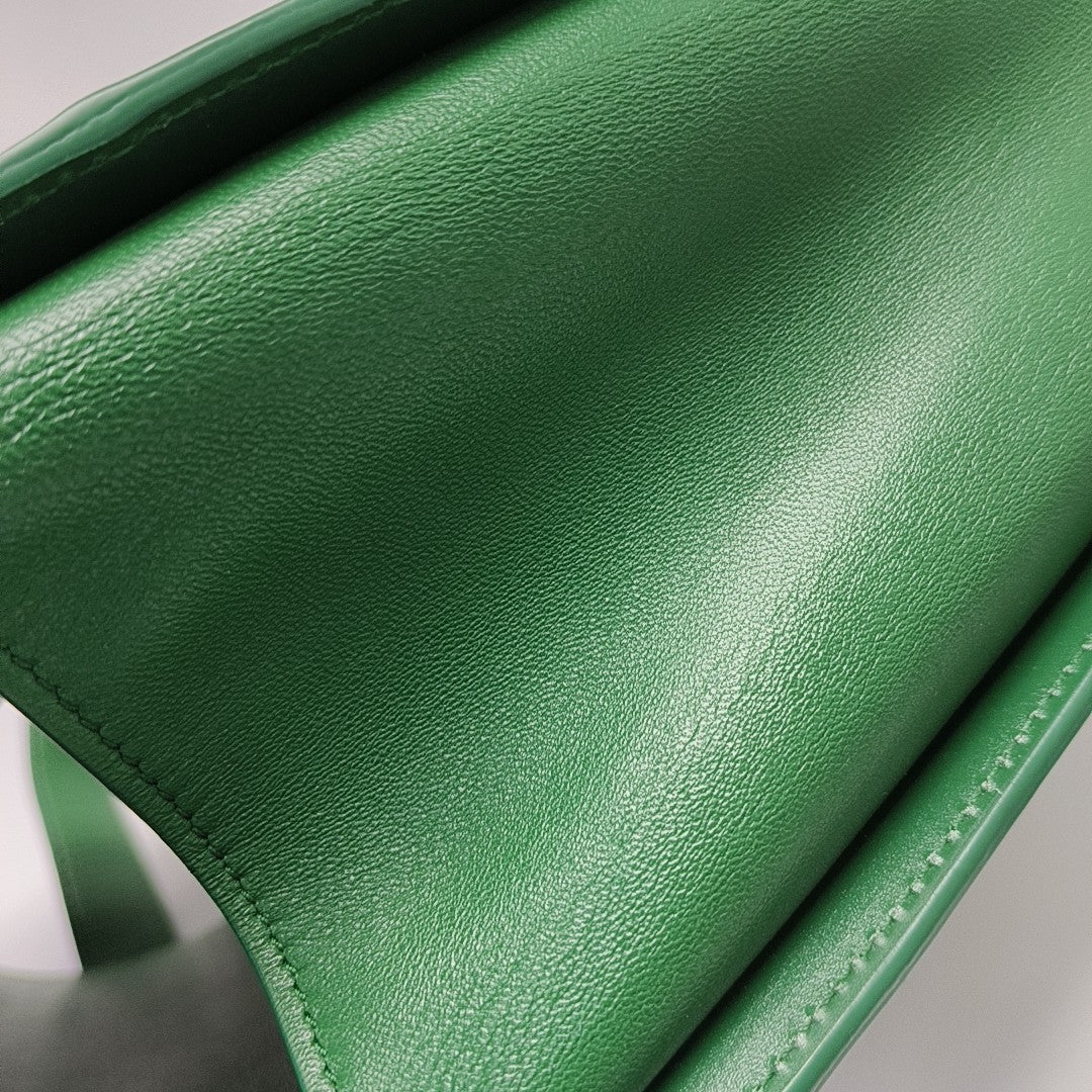 The Clip Calfskin Green