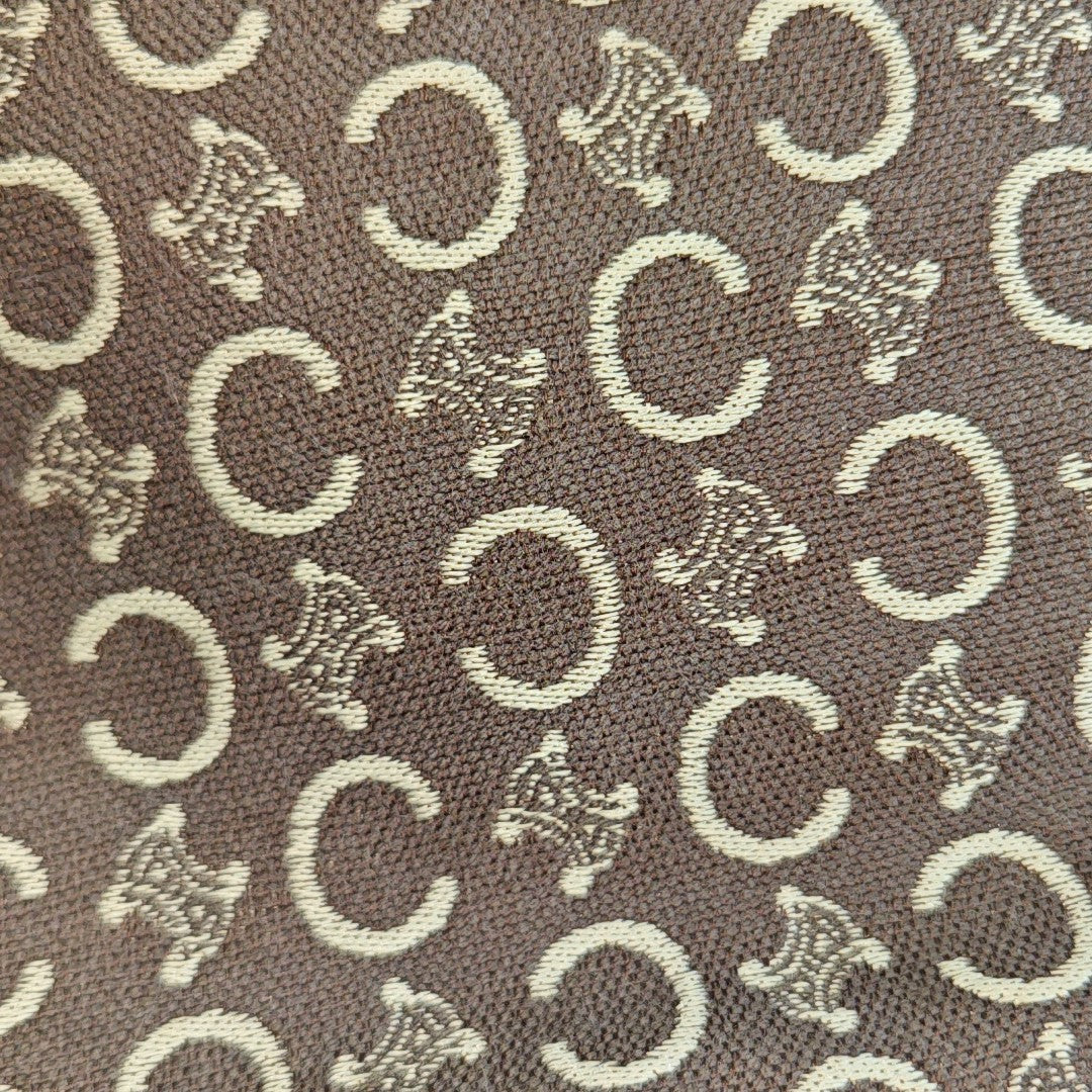 Canvas Brown