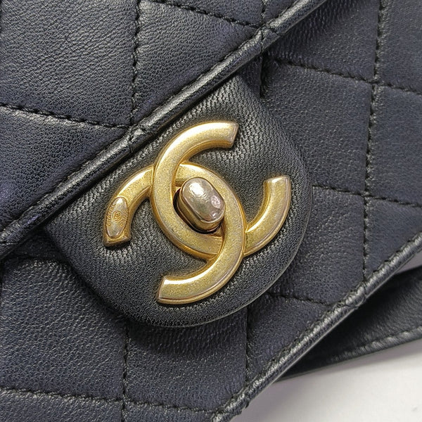 Quilted Lambskin Shoulder Bag Black