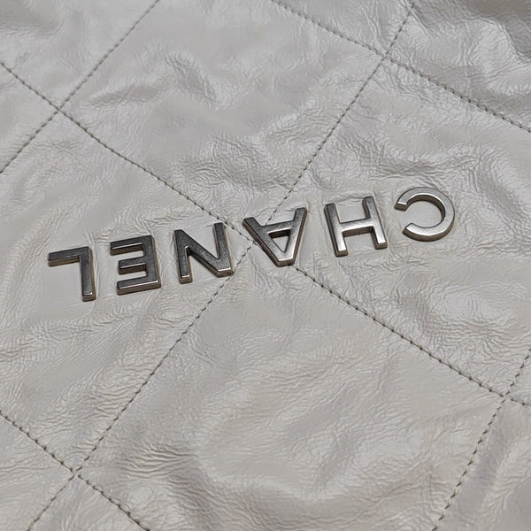 CHANEL 22 Medium Quilted Calfskin White