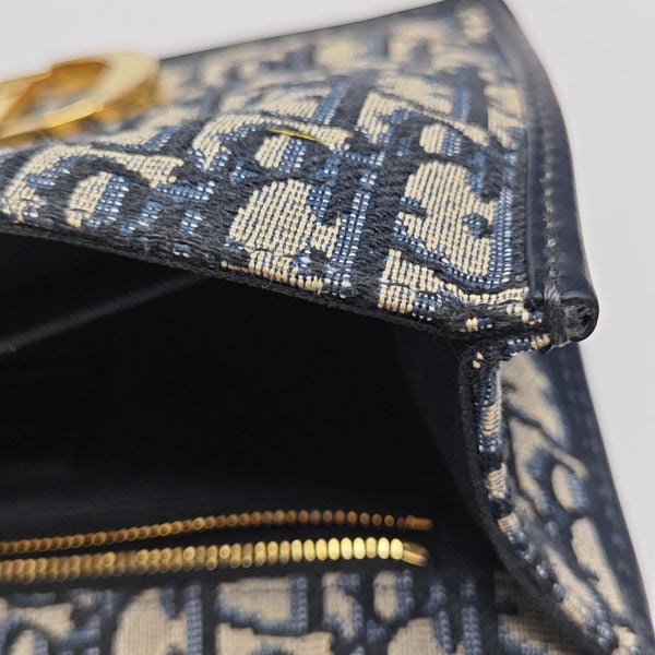 30 Montaigne Oblique Canvas Blue