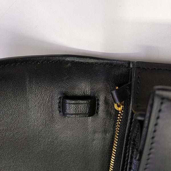 CLASSIC BOX Medium Calfskin Black