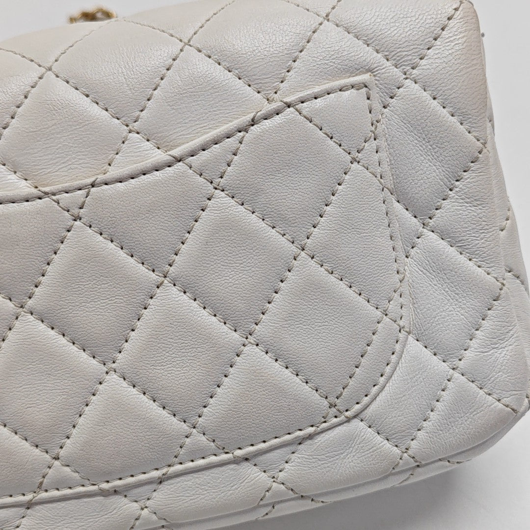 CLASSIC FLAP Mini Quilted Lambskin White
