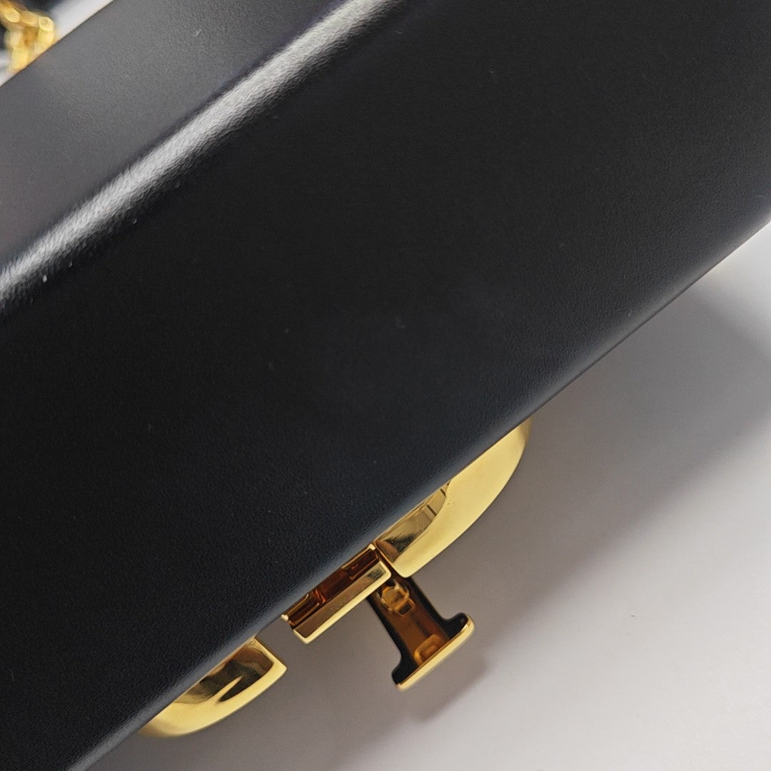 30 Montaigne Mini Calfskin Black