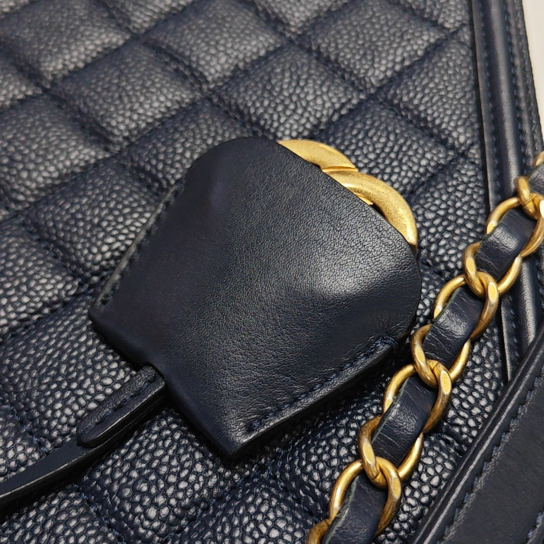 FILIGREE Medium Quilted Grained Calfskin Blue