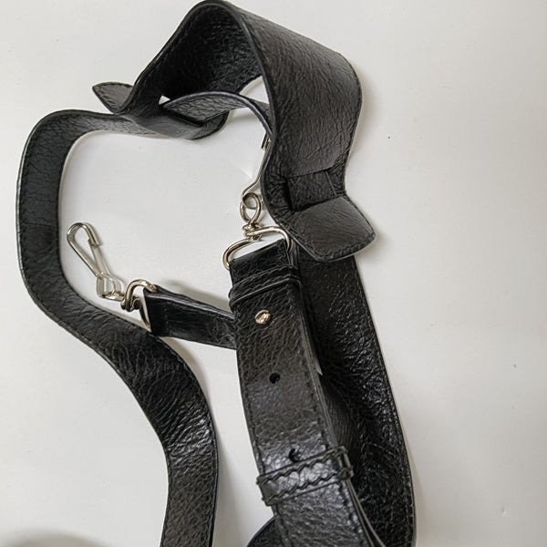 Pompon Bag Calfskin Black