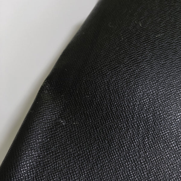 VIKTOR Calfskin Black