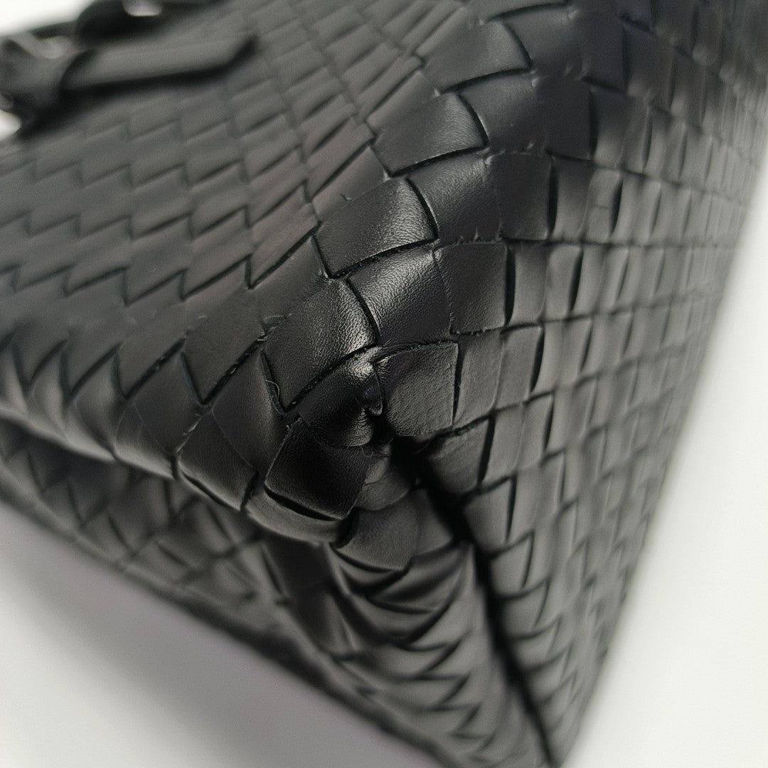 Roma Calfskin Black