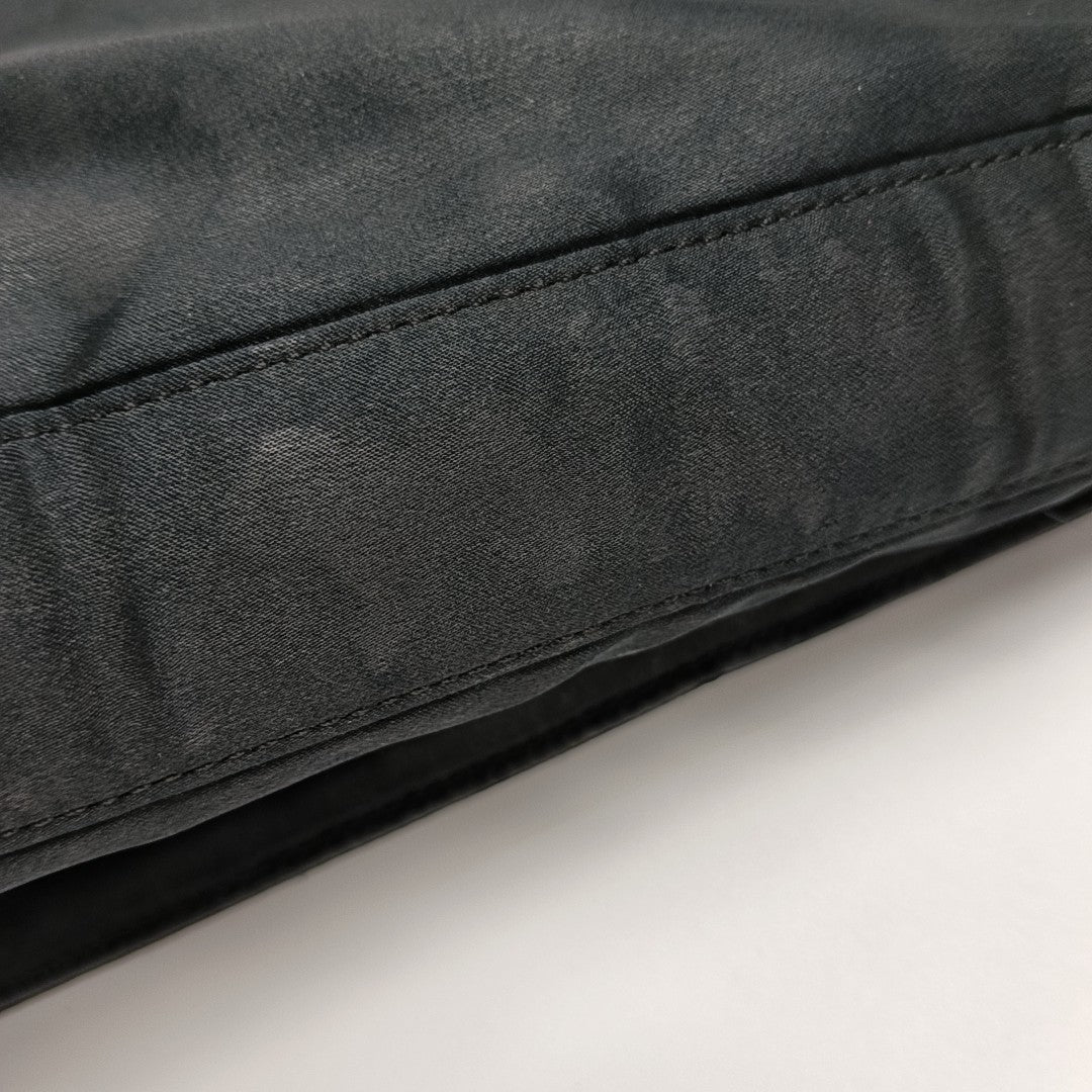 Bolso de mano de nailon negro