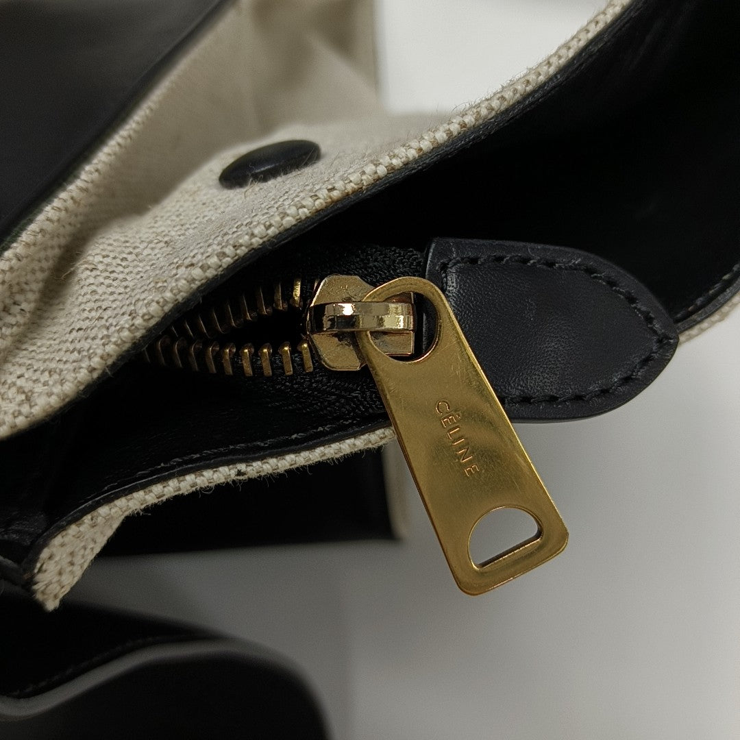 TRAPEZE Medium Calfskin Black