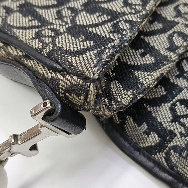 Oblique Canvas Shoulder Bag Black