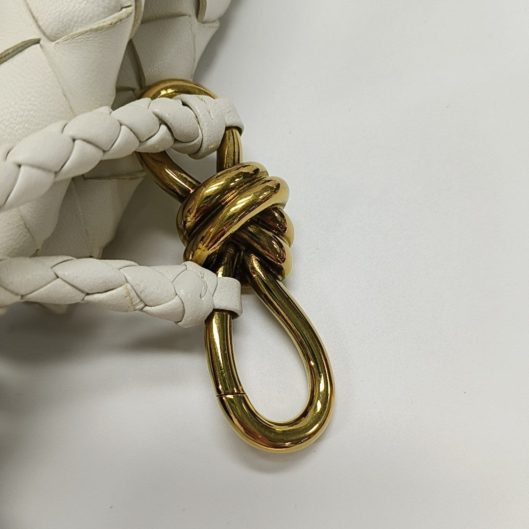 Authenticated pre-owned  Andiamo Lambskin White - Shoulder Bag at Looply