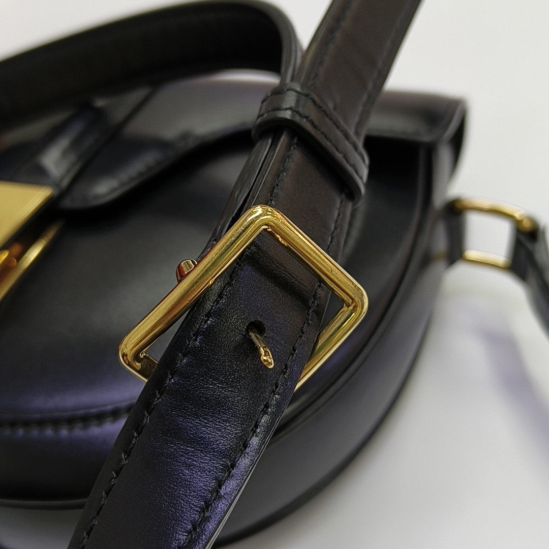 16 Small Calfskin Black