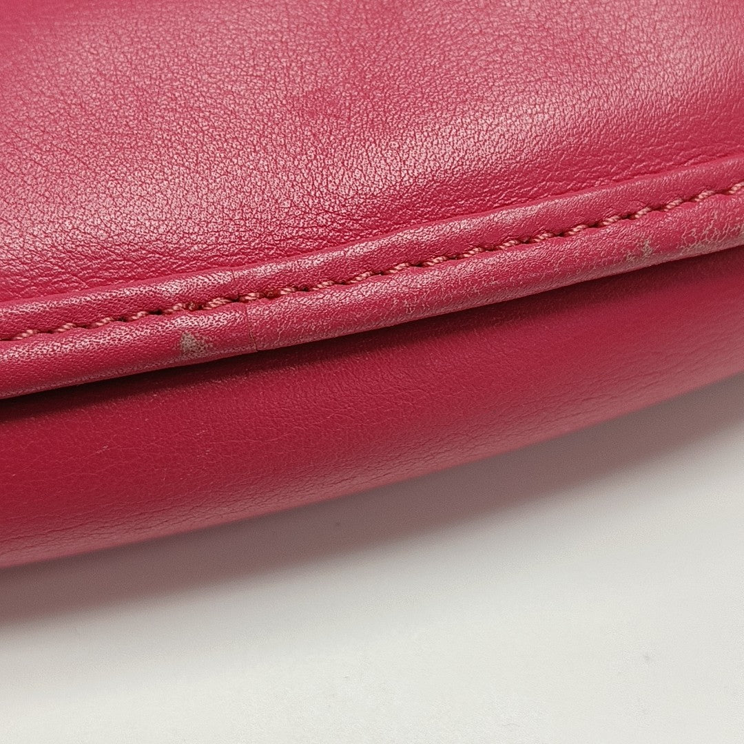 Vlogo Signatur Quilted Calfskin Red