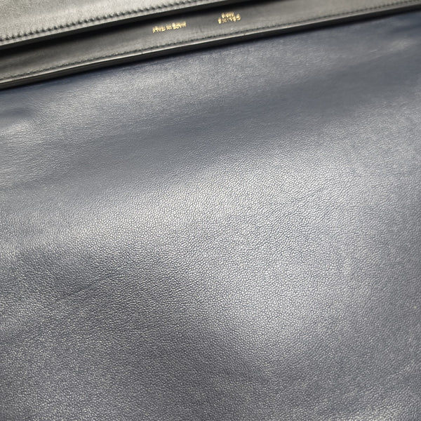 TRAPEZE Medium Calfskin Black