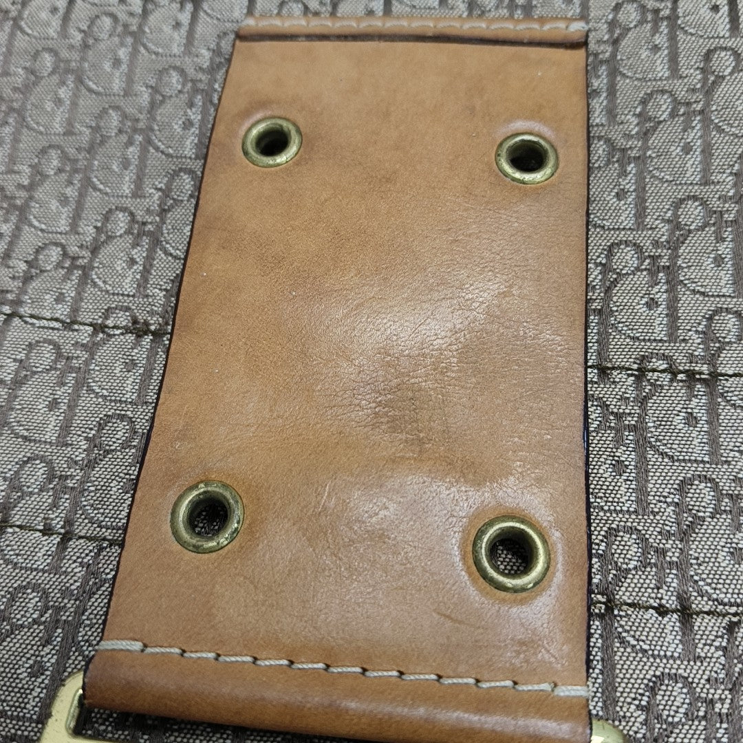 Street Chic Oblique Canvas Brown