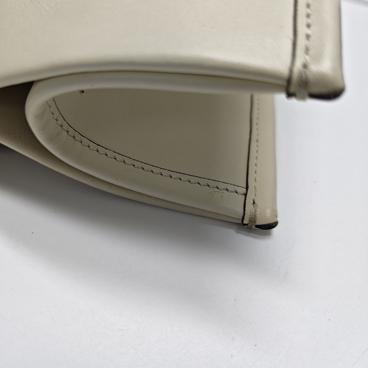 Sunshine Medium Calfskin White