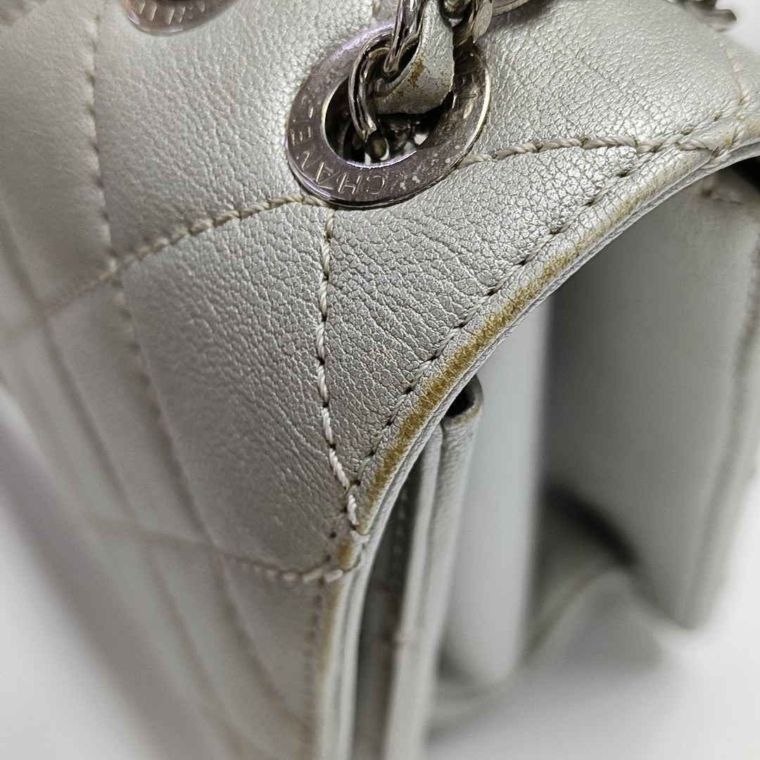 BEAUTY LOCK Quilted Lambskin Gray