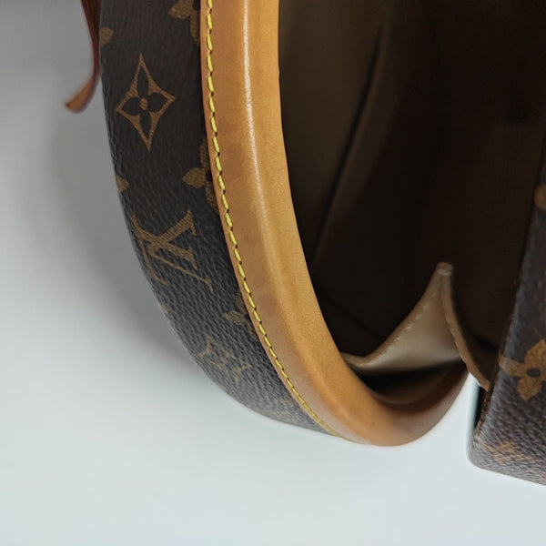 BOITE CHAPEAU PM Monogram Coated Canvas Brown