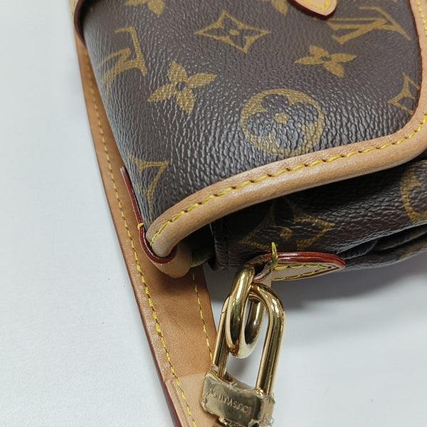 SAUMUR BB Monogram Coated Canvas Brown