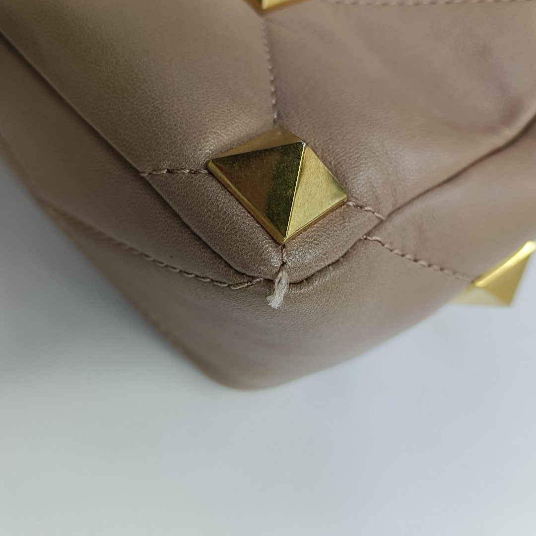 Roman Stud Quilted Lambskin Pink