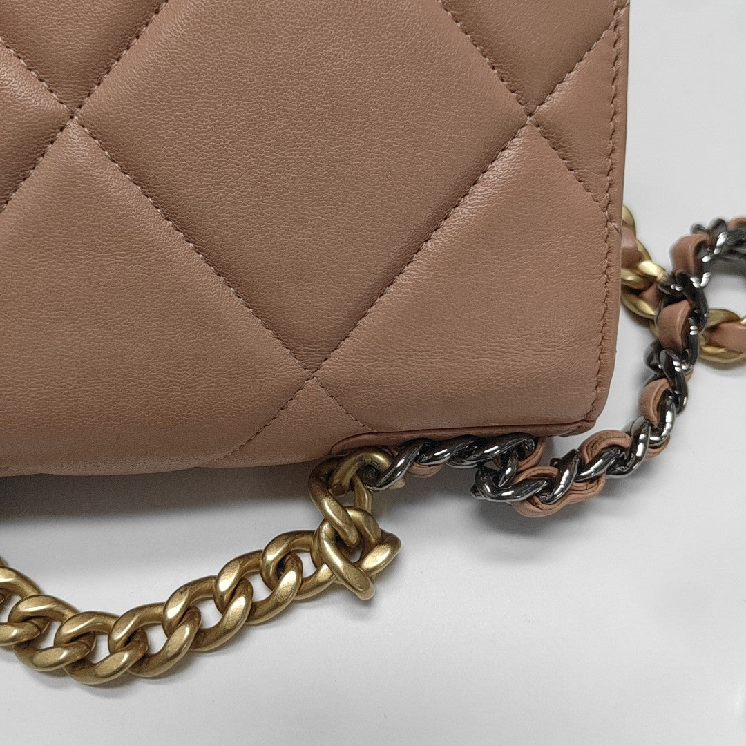 CHANEL 19 WOC Quilted Lambskin Pink