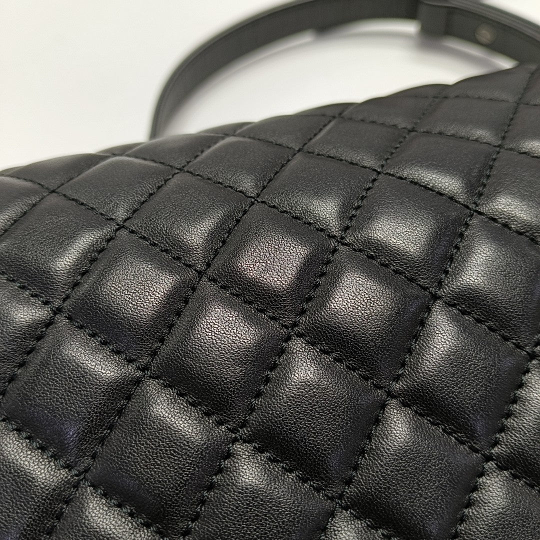 BOY CHANEL Medium Quilted Calfskin Black